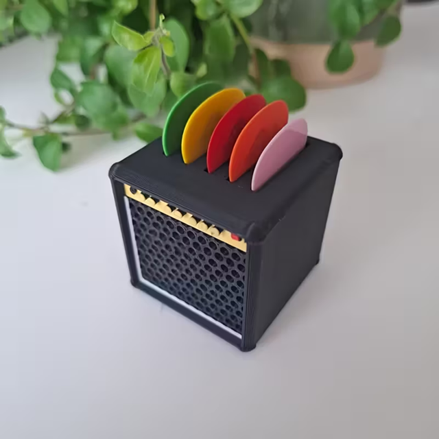 Guitar Pick Holder with Five Colour Picks,